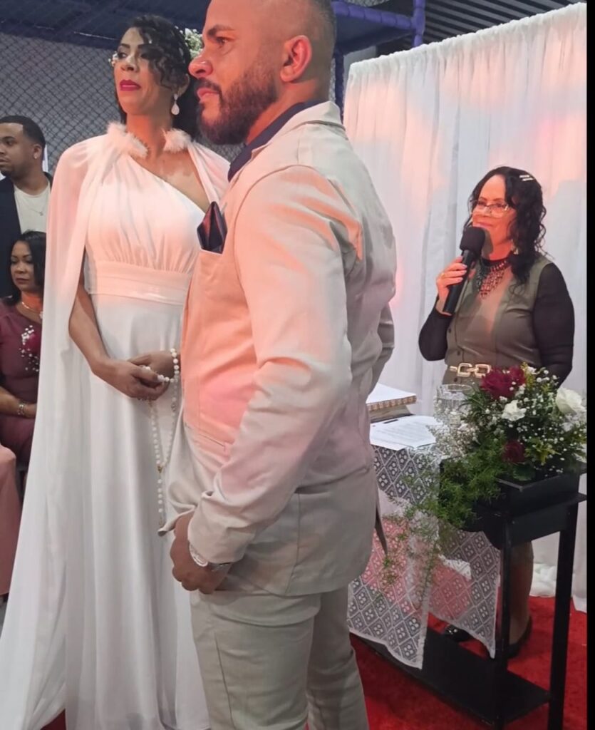 Cerimônia de casamento conduzida por Dely Vieira