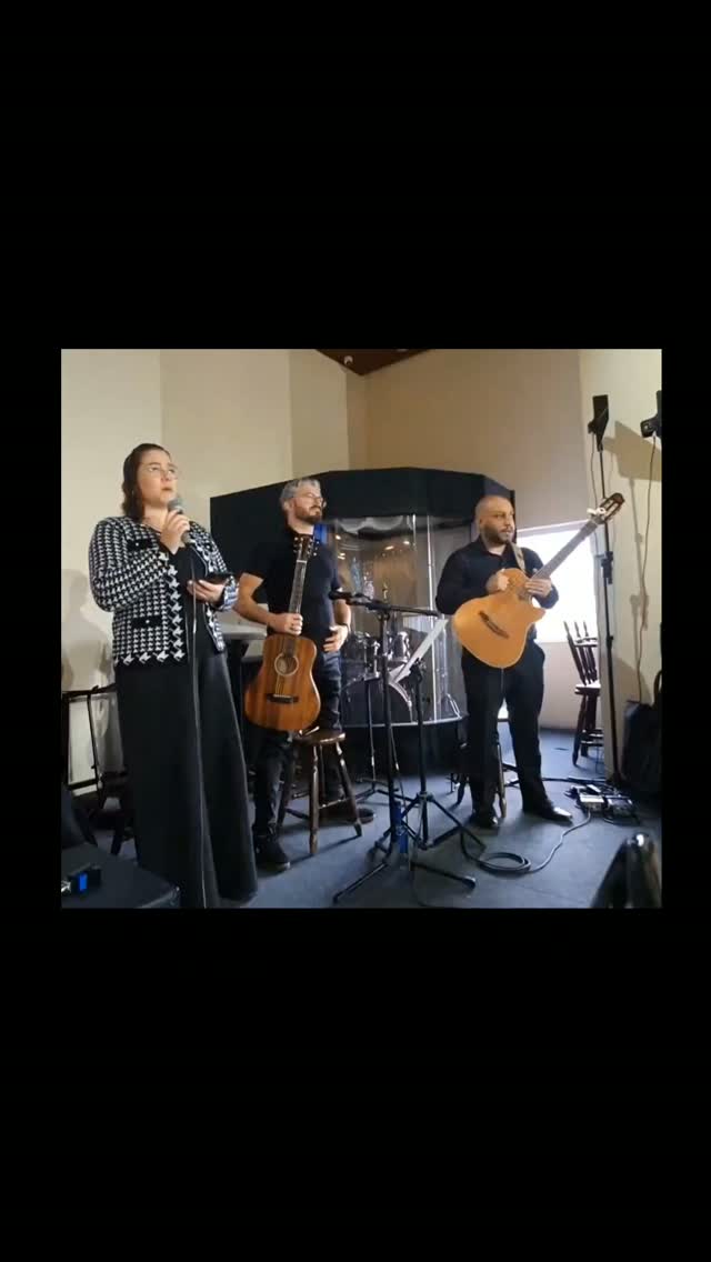 Um dos momentos mais emocionantes de um casamento é a Consagração a...