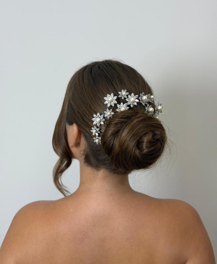 Maria Fernandes Acessorios - penteado com pins florais