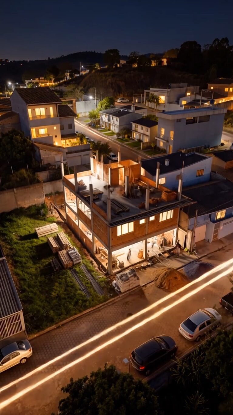Do terreno vazio à obra em pé. ✨ Acompanhe essa transformação em...