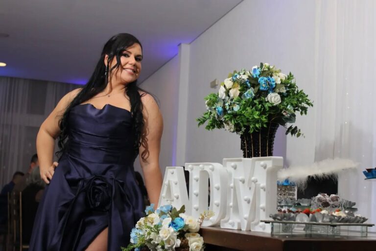 Linda Festa de Formatura da Camila 🎓 Produção: @casadefestasbehappy