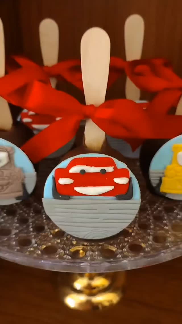 Uma aventura radical com essa coleção colorida Choco maçãs Porta retrato Cupcake...