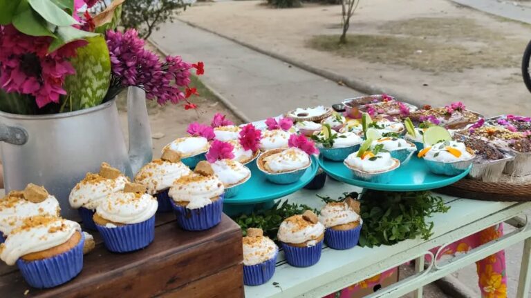 Participação com os doces do @comida_afetivaligiaescarso na @feirapopulardasmanas