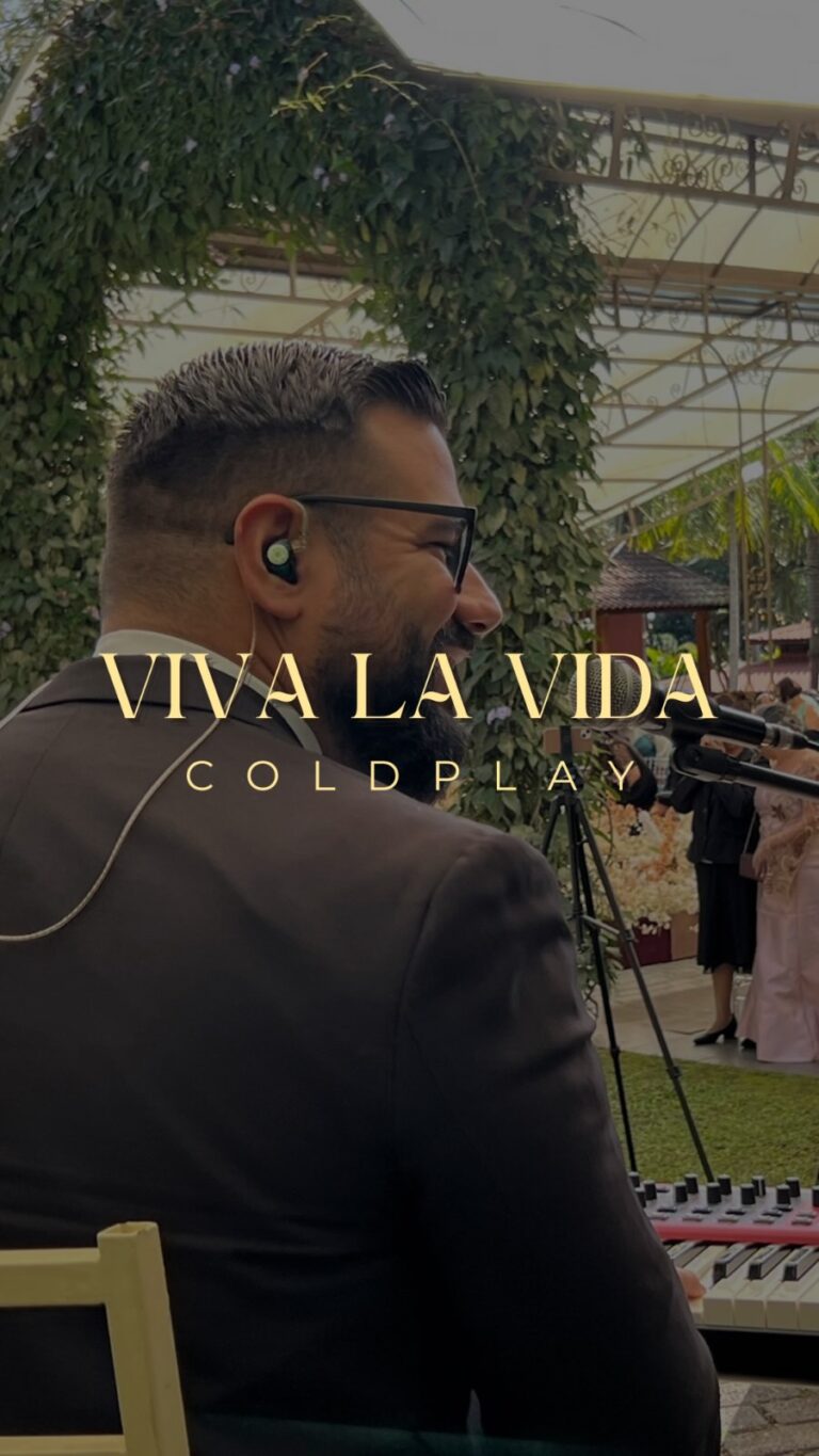 Coldplay no altar? Sim, por favor! 🎻✨ Quem disse que música de...