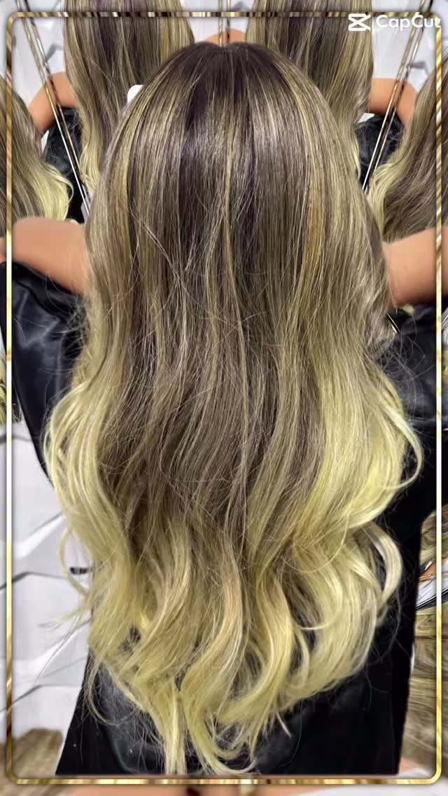 Cada cabelo que passa pelas minhas mãos carrega uma história diferente. Já...